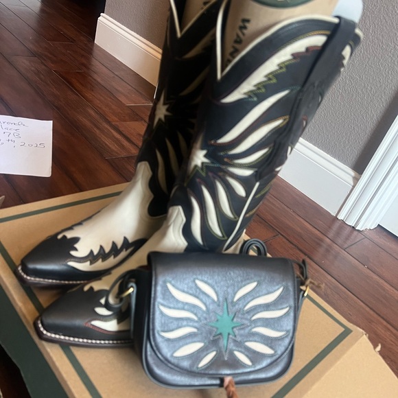 Tecovas Star Stadium Black and Green Crossbody Bag - Picture 5 of 5